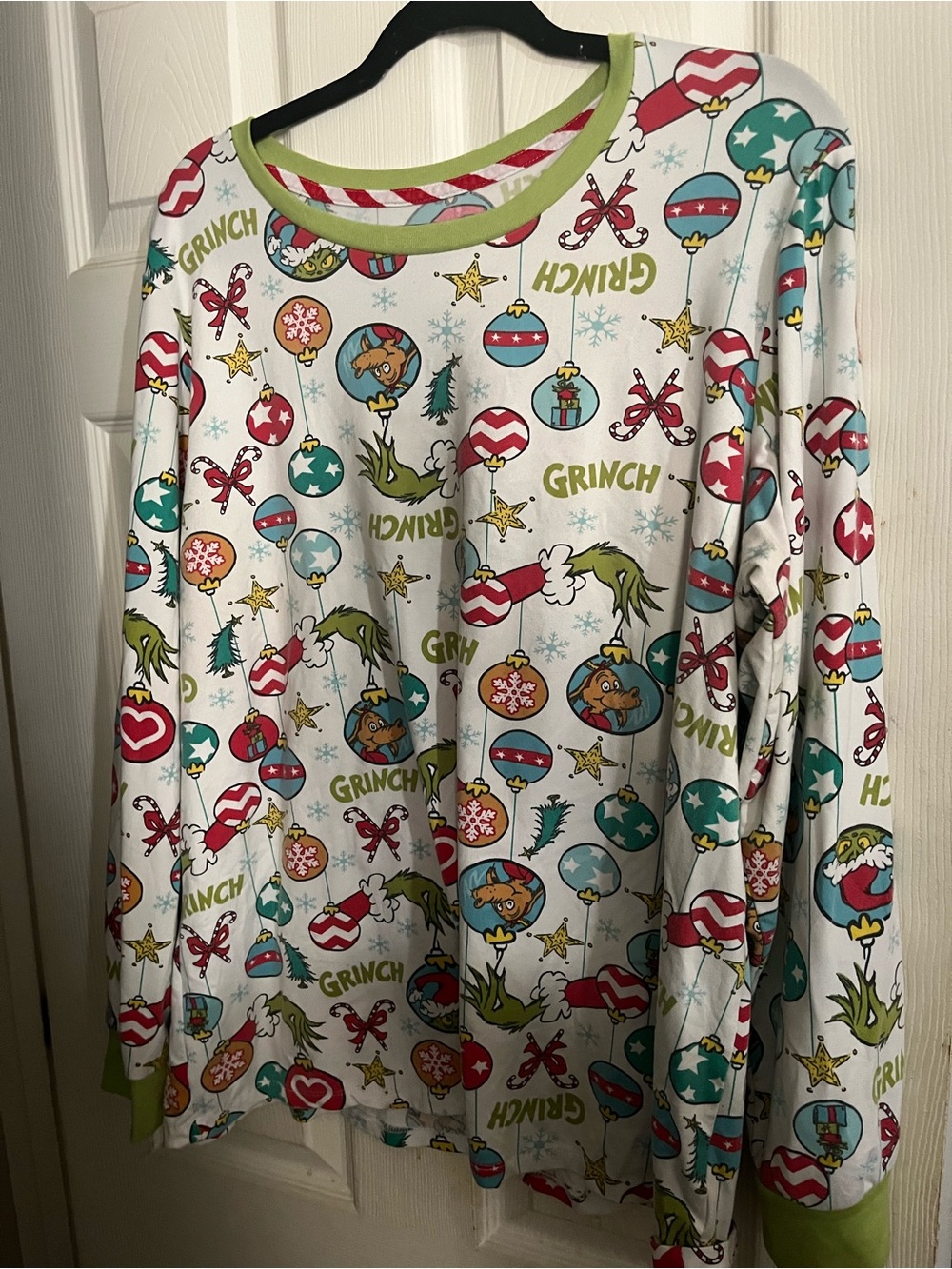 The Grinch Women's Holiday Pajama Top